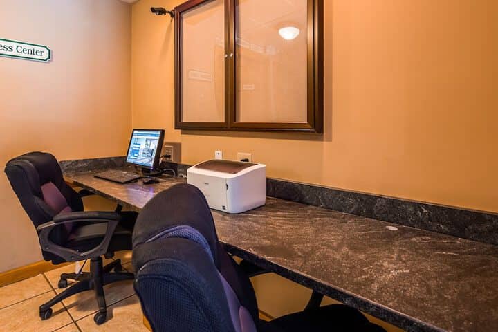 Business Center 74 of 79