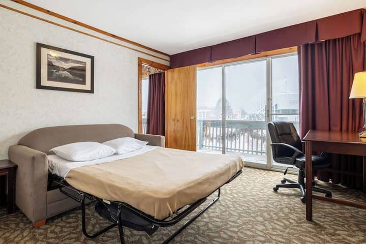 Room 34 of 79
