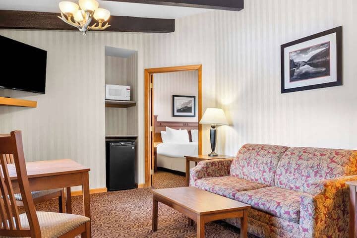 Room 5 of 79