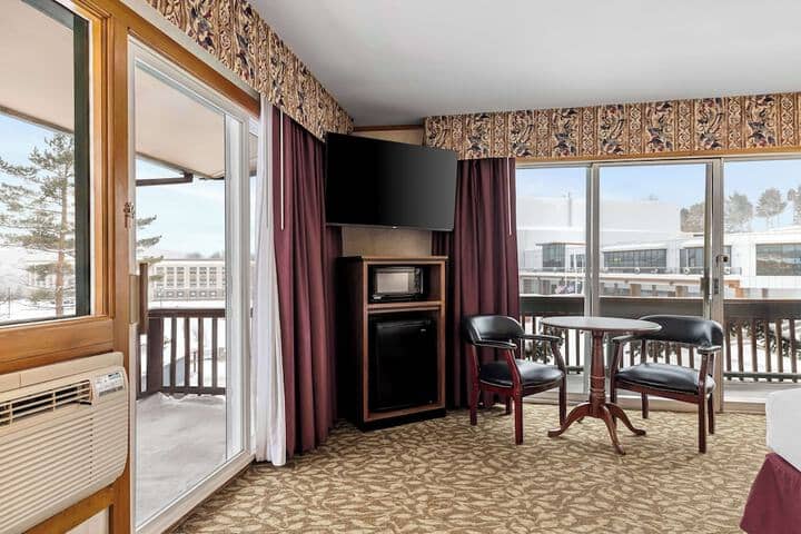 Room 30 of 79