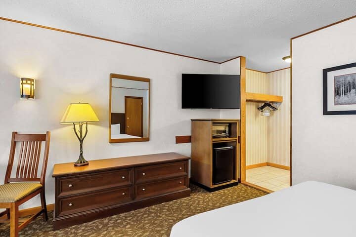 Room 43 of 79