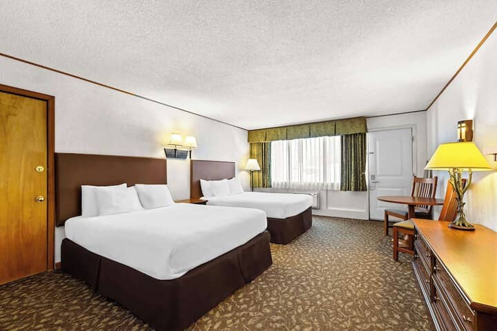 Room 44 of 79